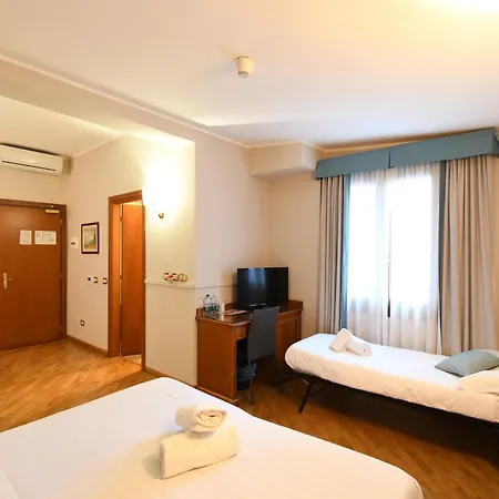 Hotel Cavour 3*