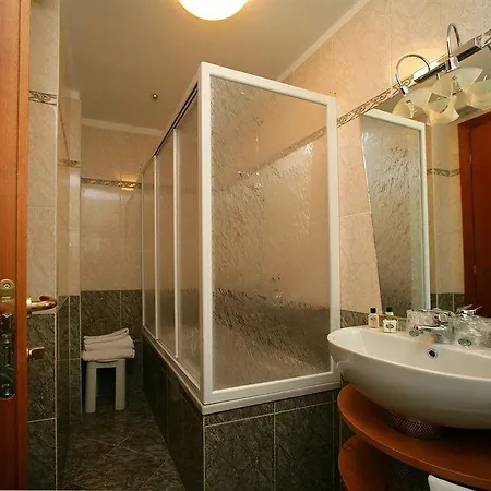 Hotel Cavour 3*