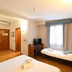 Hotell Cavour 3*