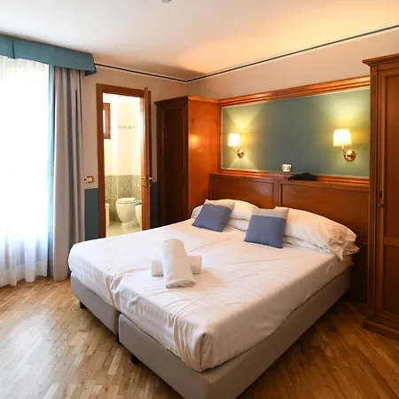 Hotel Cavour 3*