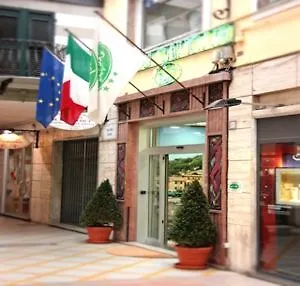 מלון Cavour ראפאלו